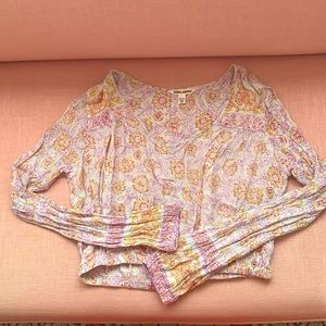 Billabong Long Sleeve Crop Top🌸